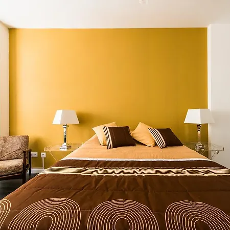 Guest house Luxium Lumiar